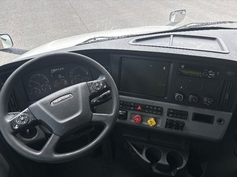 Sleeper Tractor-Heavy Duty Tractors-Freightliner-2021-T12664ST-Salt Lake City-UT-580,611\n\t\tmiles-$ 54,250 - Image 11