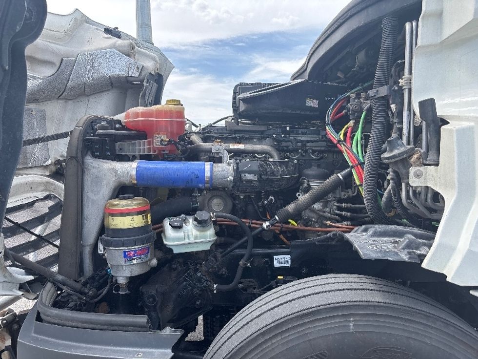 Sleeper Tractor-Heavy Duty Tractors-Freightliner-2021-T12664ST-Salt Lake City-UT-580,611\n\t\tmiles-$ 54,250 - Image 21