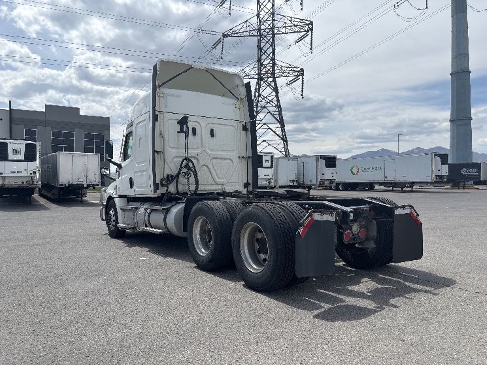 Sleeper Tractor-Heavy Duty Tractors-Freightliner-2021-T12664ST-Salt Lake City-UT-580,611\n\t\tmiles-$ 54,250 - Image 5
