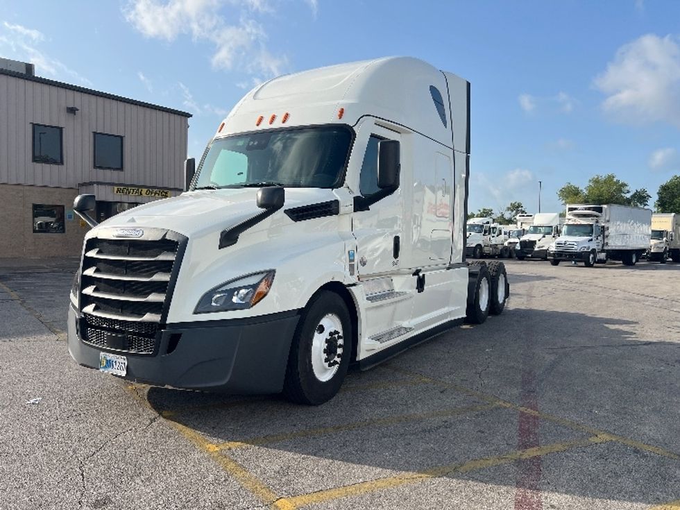 Sleeper Tractor-Heavy Duty Tractors-Freightliner-2021-T12664ST-San Antonio-TX-509,484\n\t\tmiles-$ 67,750 - Image 1
