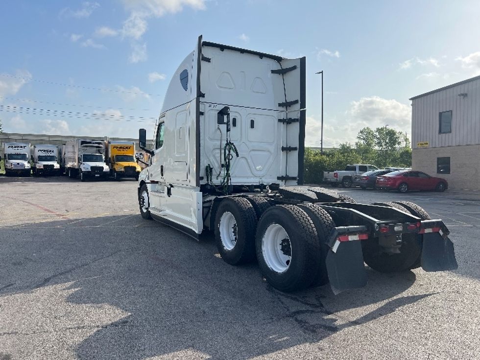 Sleeper Tractor-Heavy Duty Tractors-Freightliner-2021-T12664ST-San Antonio-TX-509,484\n\t\tmiles-$ 67,750 - Image 5