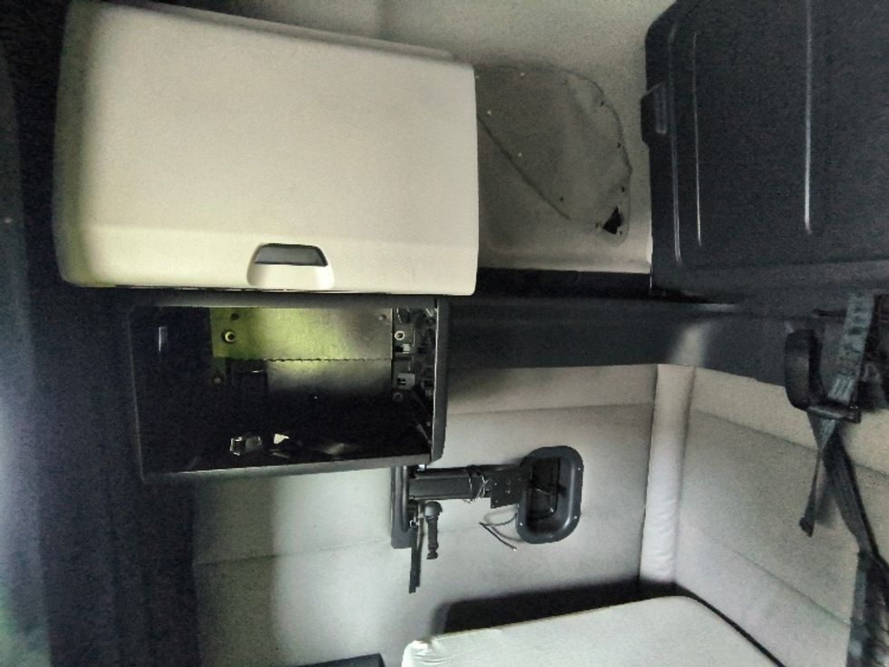 Sleeper Tractor-Heavy Duty Tractors-Freightliner-2021-T12664ST-San Antonio-TX-543,407\n\t\tmiles-$ 54,750 - Image 19