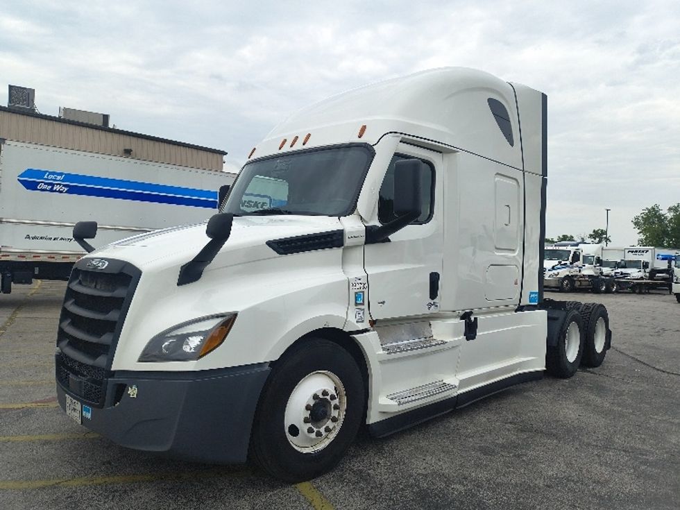 Sleeper Tractor-Heavy Duty Tractors-Freightliner-2021-T12664ST-San Antonio-TX-543,407\n\t\tmiles-$ 54,750 - Image 3