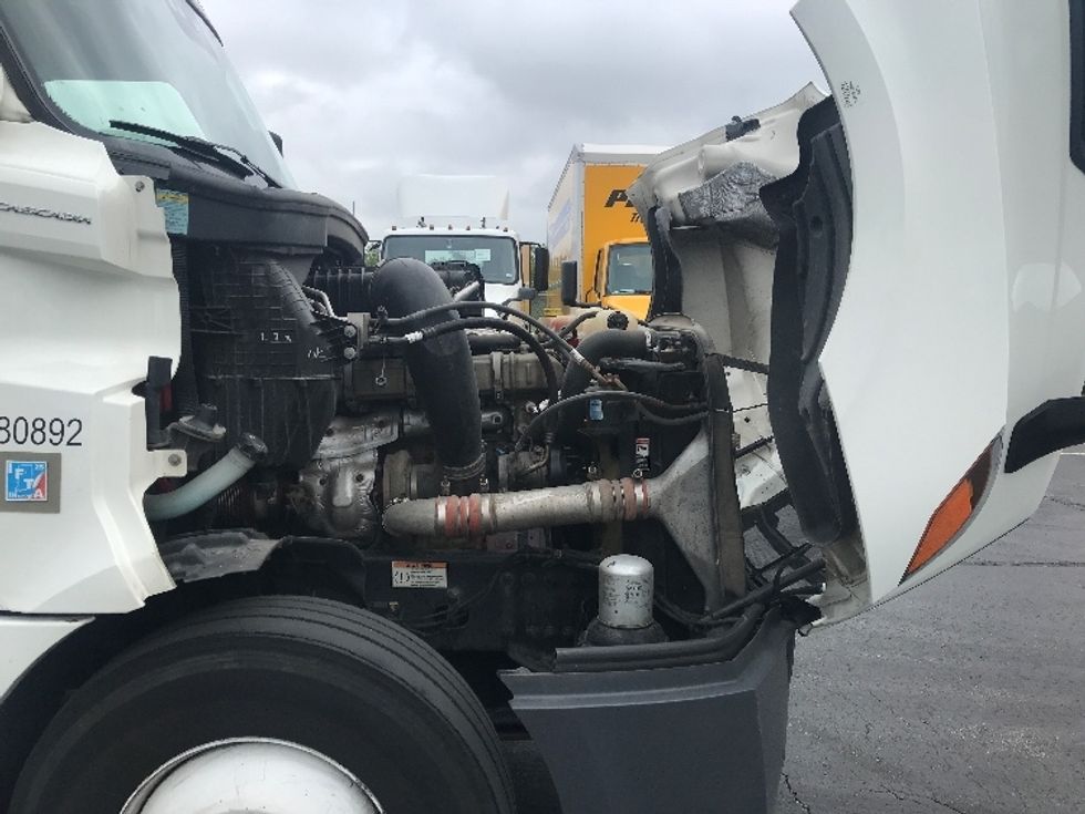 Sleeper Tractor-Heavy Duty Tractors-Freightliner-2021-T12664ST-San Antonio-TX-562,705\n\t\tmiles-$ 63,000 - Image 20