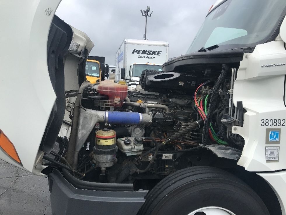 Sleeper Tractor-Heavy Duty Tractors-Freightliner-2021-T12664ST-San Antonio-TX-562,705\n\t\tmiles-$ 63,000 - Image 21