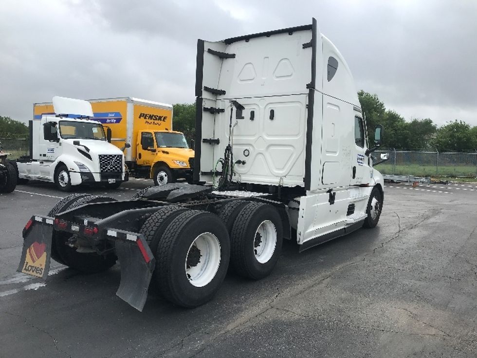 Sleeper Tractor-Heavy Duty Tractors-Freightliner-2021-T12664ST-San Antonio-TX-562,705\n\t\tmiles-$ 63,000 - Image 7