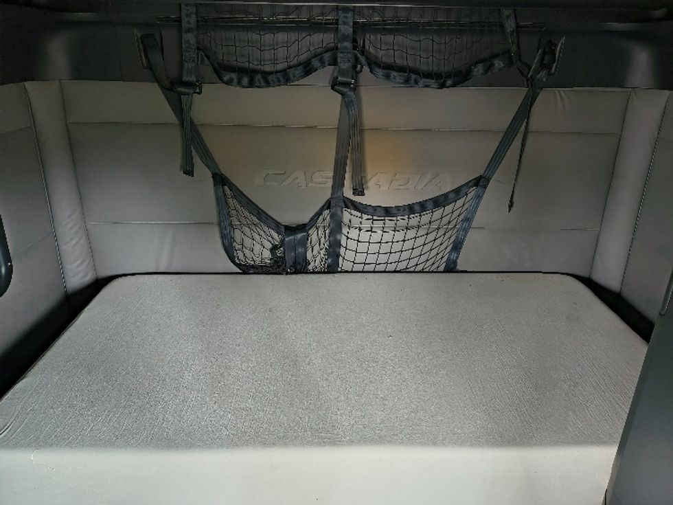 Sleeper Tractor-Heavy Duty Tractors-Freightliner-2021-T12664ST-San Antonio-TX-568,351\n\t\tmiles-$ 52,750 - Image 16