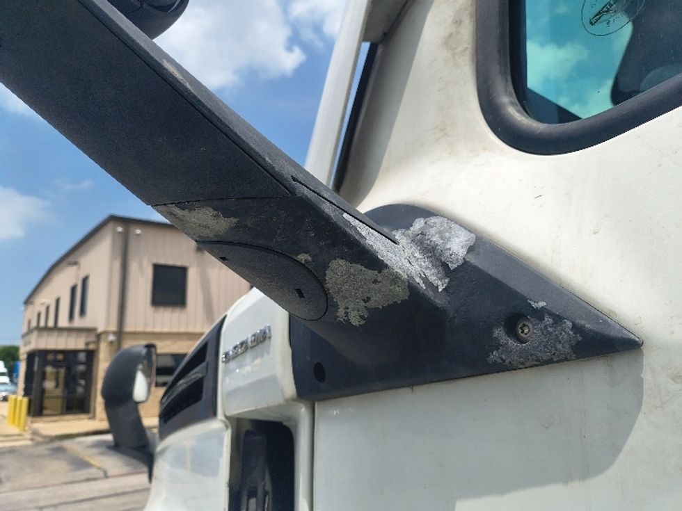 Sleeper Tractor-Heavy Duty Tractors-Freightliner-2021-T12664ST-San Antonio-TX-568,351\n\t\tmiles-$ 52,750 - Image 22