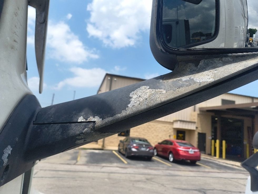 Sleeper Tractor-Heavy Duty Tractors-Freightliner-2021-T12664ST-San Antonio-TX-568,351\n\t\tmiles-$ 52,750 - Image 23