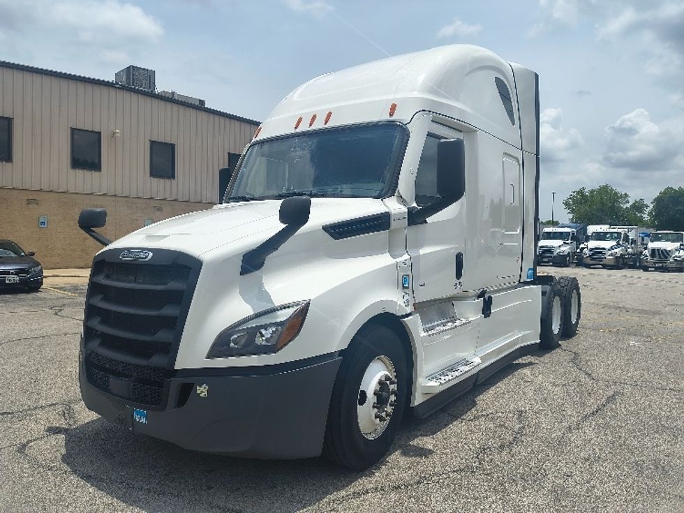 Sleeper Tractor-Heavy Duty Tractors-Freightliner-2021-T12664ST-San Antonio-TX-568,351\n\t\tmiles-$ 52,750 - Image 3