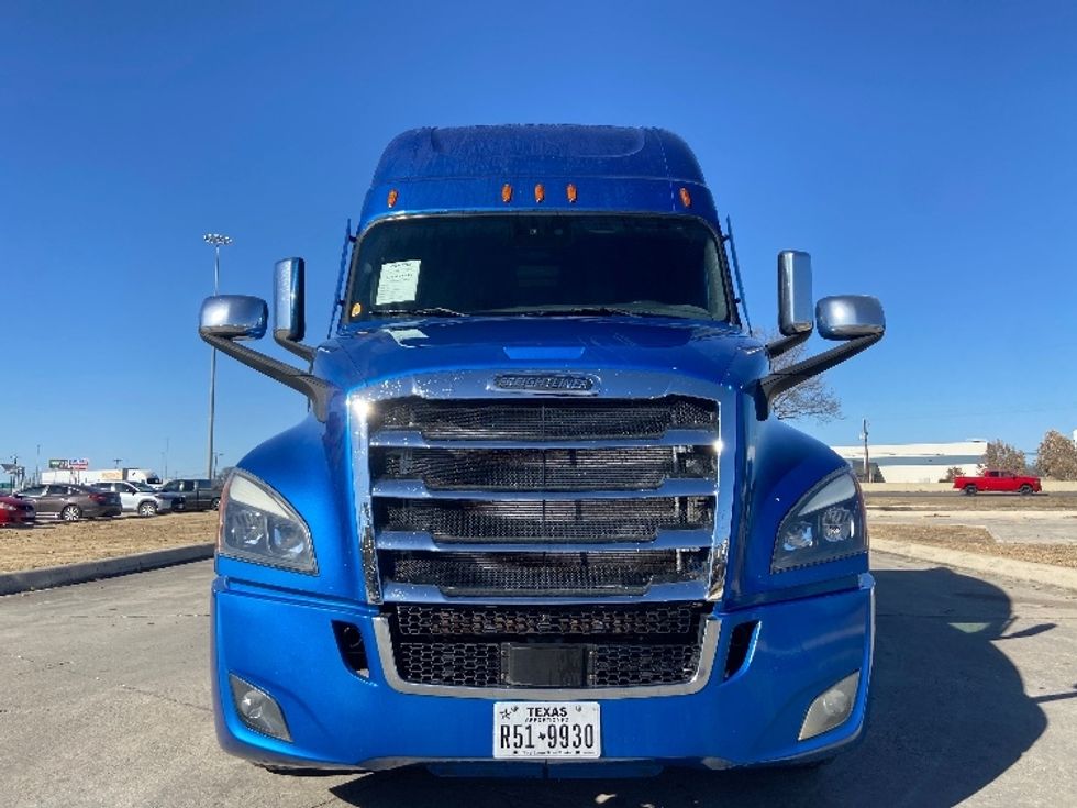 Sleeper Tractor-Heavy Duty Tractors-Freightliner-2021-T12664ST-San Antonio-TX-619,020\n\t\tmiles-$ 52,500 - Image 2