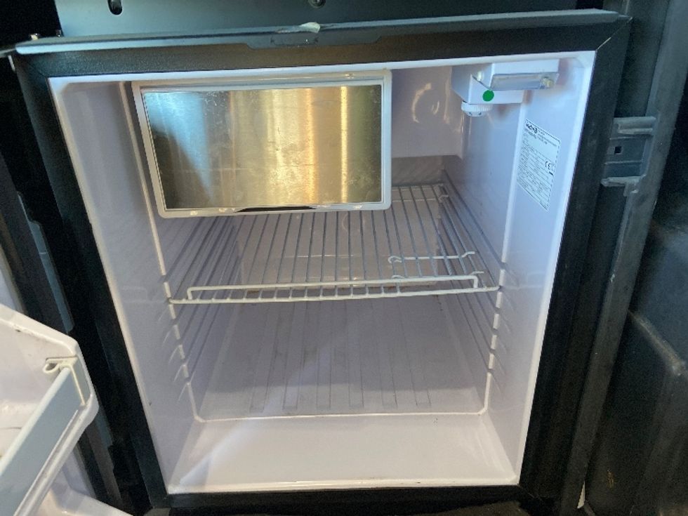 Sleeper Tractor-Heavy Duty Tractors-Freightliner-2021-T12664ST-San Antonio-TX-619,020\n\t\tmiles-$ 52,500 - Image 22