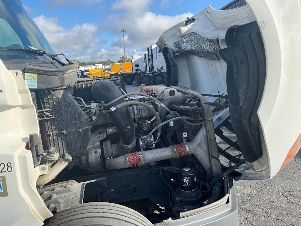 Sleeper Tractor-Heavy Duty Tractors-Freightliner-2021-T12664ST-San Antonio-TX-626,950\n\t\tmiles-$ 56,000 - Image 20