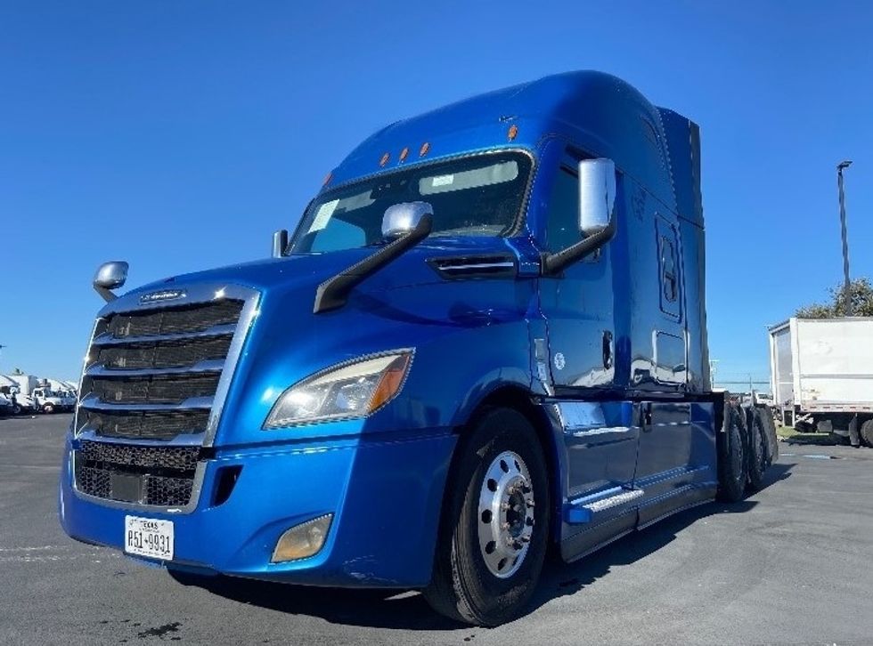 Sleeper Tractor-Heavy Duty Tractors-Freightliner-2021-T12664ST-San Antonio-TX-707,539\n\t\tmiles-$ 44,500 - Image 3