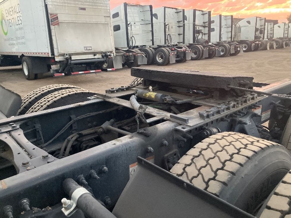 Sleeper Tractor-Heavy Duty Tractors-Freightliner-2021-T12664ST-San Diego-CA-638,598\n\t\tmiles-$ 57,250 - Image 22