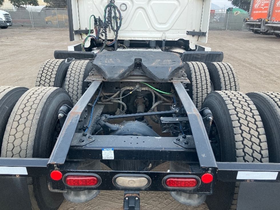 Sleeper Tractor-Heavy Duty Tractors-Freightliner-2021-T12664ST-San Diego-CA-638,598\n\t\tmiles-$ 57,250 - Image 6