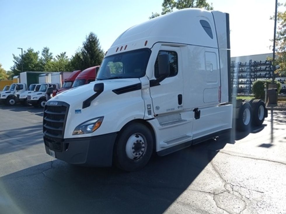 Sleeper Tractor-Heavy Duty Tractors-Freightliner-2021-T12664ST-Sellersburg-IN-741,460\n\t\tmiles-$ 40,250 - Image 3