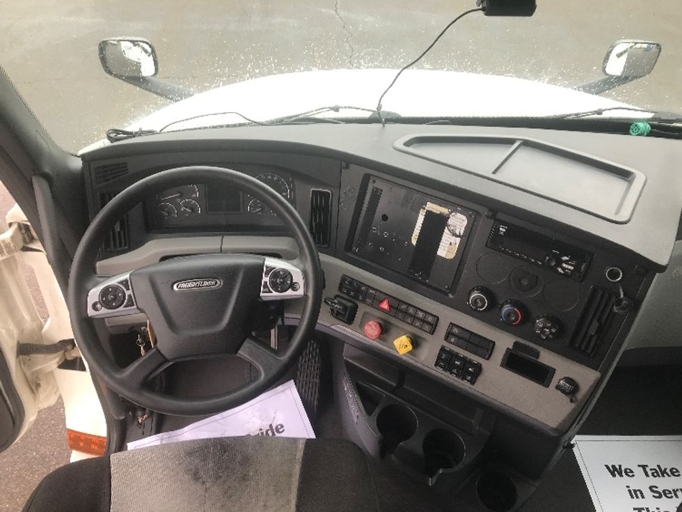 Sleeper Tractor-Heavy Duty Tractors-Freightliner-2021-T12664ST-Sheboygan-WI-537,557\n\t\tmiles-$ 59,000 - Image 11