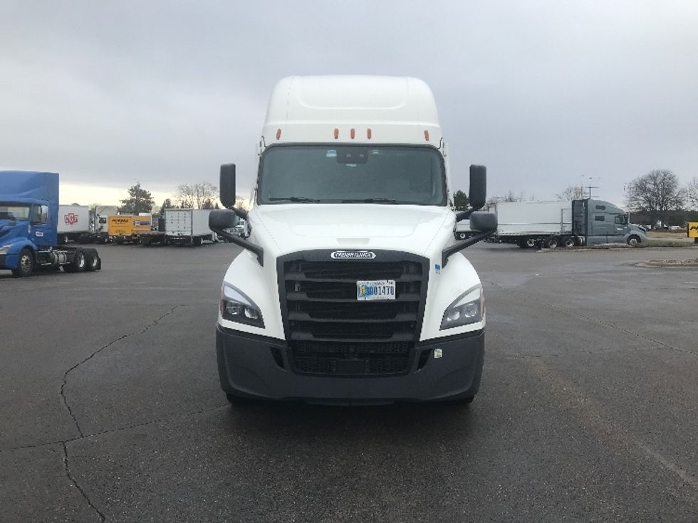 Sleeper Tractor-Heavy Duty Tractors-Freightliner-2021-T12664ST-Sheboygan-WI-537,557\n\t\tmiles-$ 59,000 - Image 2