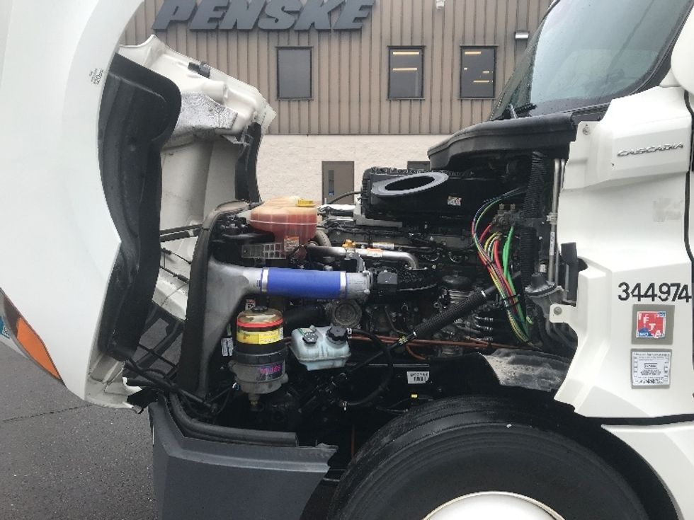 Sleeper Tractor-Heavy Duty Tractors-Freightliner-2021-T12664ST-Sheboygan-WI-537,557\n\t\tmiles-$ 59,000 - Image 21