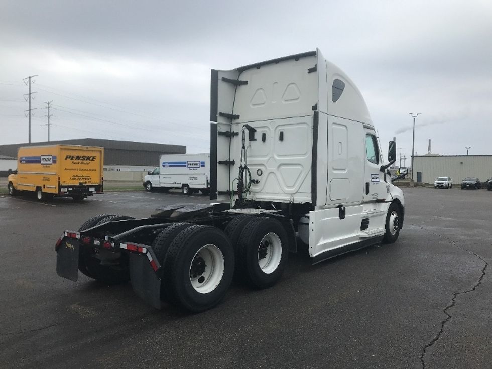 Sleeper Tractor-Heavy Duty Tractors-Freightliner-2021-T12664ST-Sheboygan-WI-537,557\n\t\tmiles-$ 59,000 - Image 7