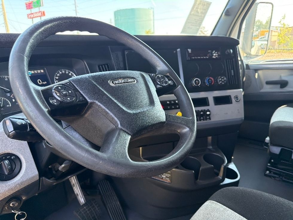 Sleeper Tractor-Heavy Duty Tractors-Freightliner-2021-T12664ST-Shreveport-LA-532,201\n\t\tmiles-$ 72,750 - Image 10