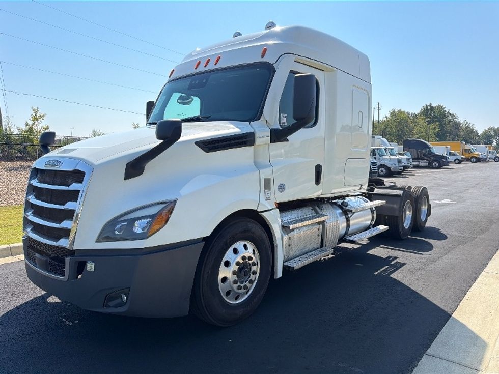Sleeper Tractor-Heavy Duty Tractors-Freightliner-2021-T12664ST-Shreveport-LA-532,201\n\t\tmiles-$ 72,750 - Image 3