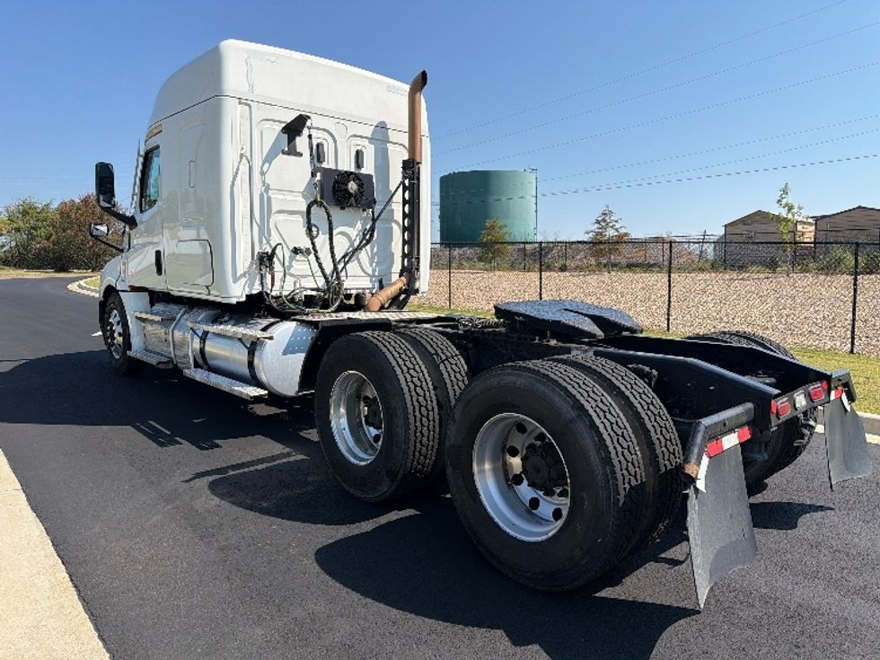 Sleeper Tractor-Heavy Duty Tractors-Freightliner-2021-T12664ST-Shreveport-LA-532,201\n\t\tmiles-$ 72,750 - Image 5