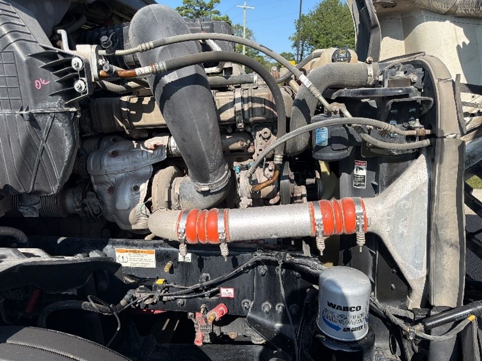 Sleeper Tractor-Heavy Duty Tractors-Freightliner-2021-T12664ST-Shreveport-LA-625,080\n\t\tmiles-$ 58,250 - Image 20