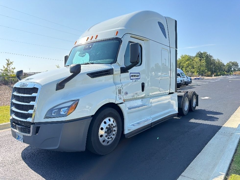 Sleeper Tractor-Heavy Duty Tractors-Freightliner-2021-T12664ST-Shreveport-LA-625,080\n\t\tmiles-$ 58,250 - Image 3