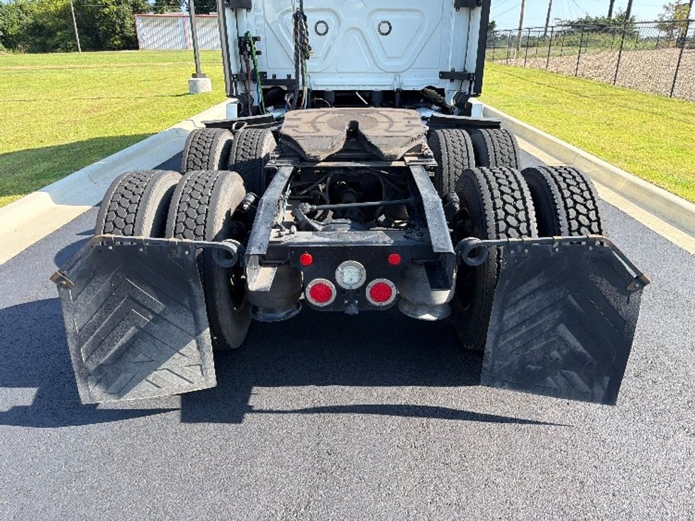 Sleeper Tractor-Heavy Duty Tractors-Freightliner-2021-T12664ST-Shreveport-LA-625,080\n\t\tmiles-$ 58,250 - Image 6