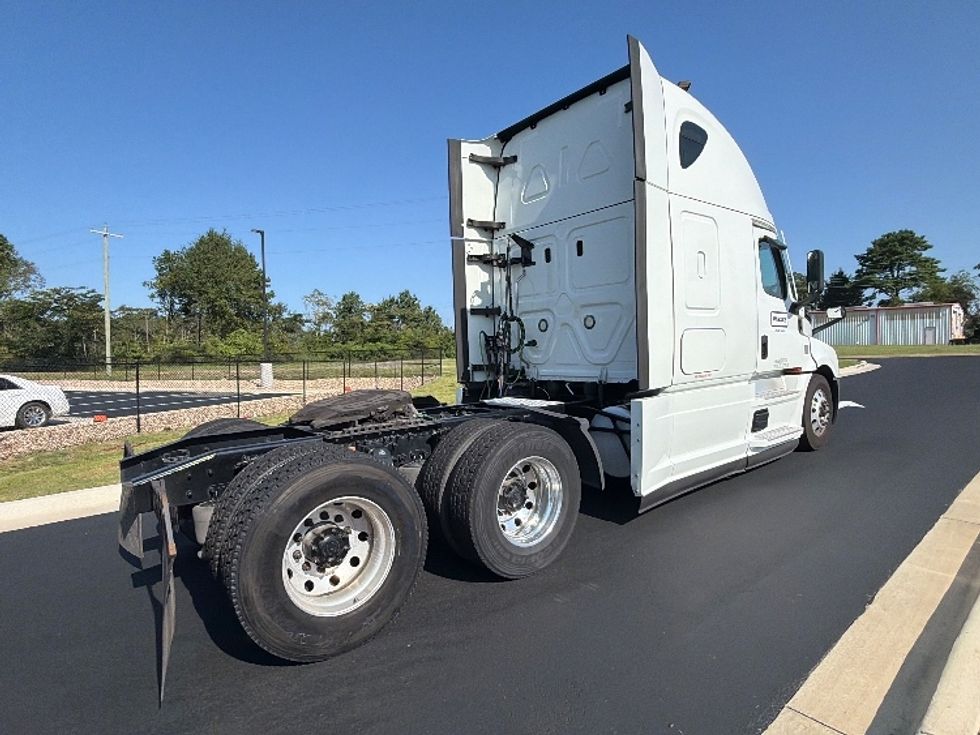 Sleeper Tractor-Heavy Duty Tractors-Freightliner-2021-T12664ST-Shreveport-LA-625,080\n\t\tmiles-$ 58,250 - Image 7