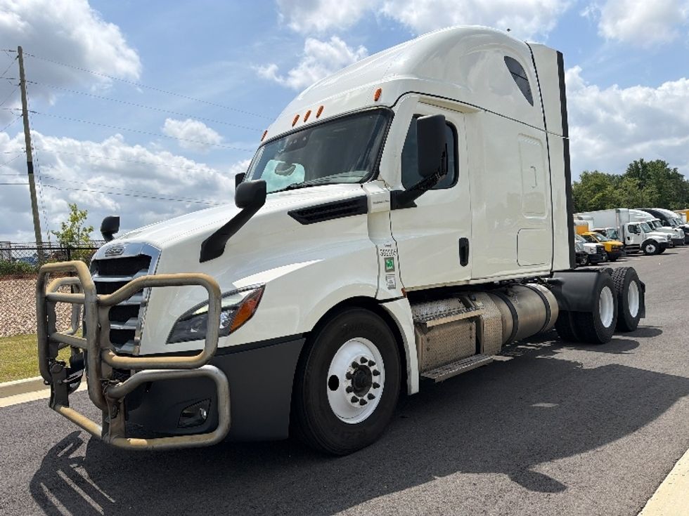 Sleeper Tractor-Heavy Duty Tractors-Freightliner-2021-T12664ST-Shreveport-LA-697,843\n\t\tmiles-$ 48,000 - Image 3