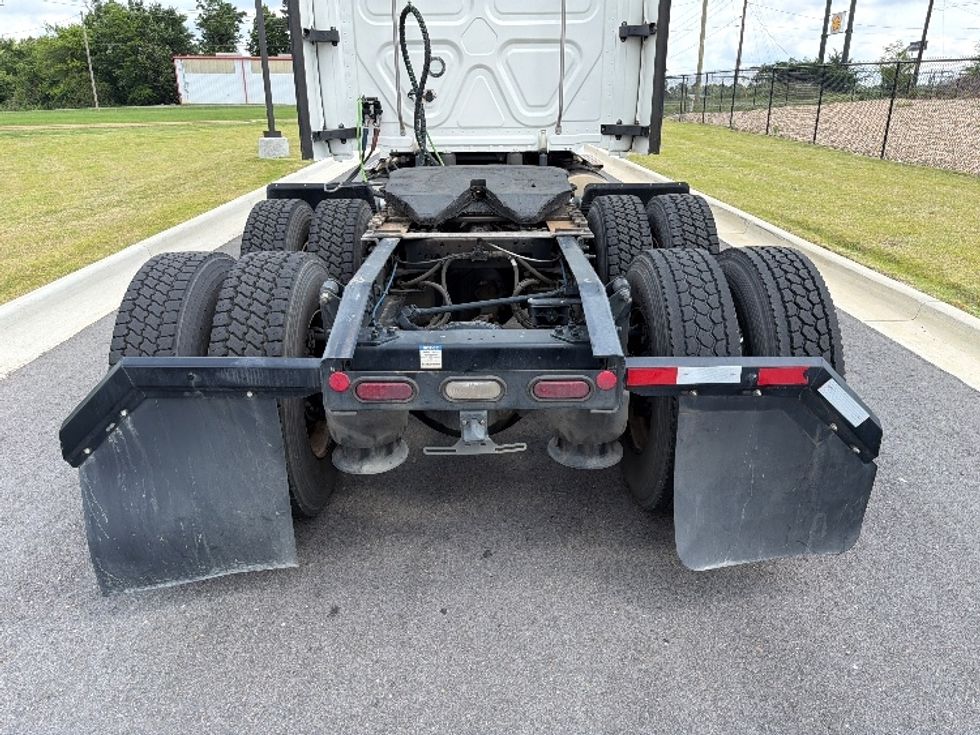 Sleeper Tractor-Heavy Duty Tractors-Freightliner-2021-T12664ST-Shreveport-LA-697,843\n\t\tmiles-$ 48,000 - Image 6