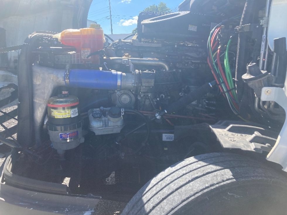 Sleeper Tractor-Heavy Duty Tractors-Freightliner-2021-T12664ST-Somerset-KY-581,975\n\t\tmiles-$ 55,000 - Image 21