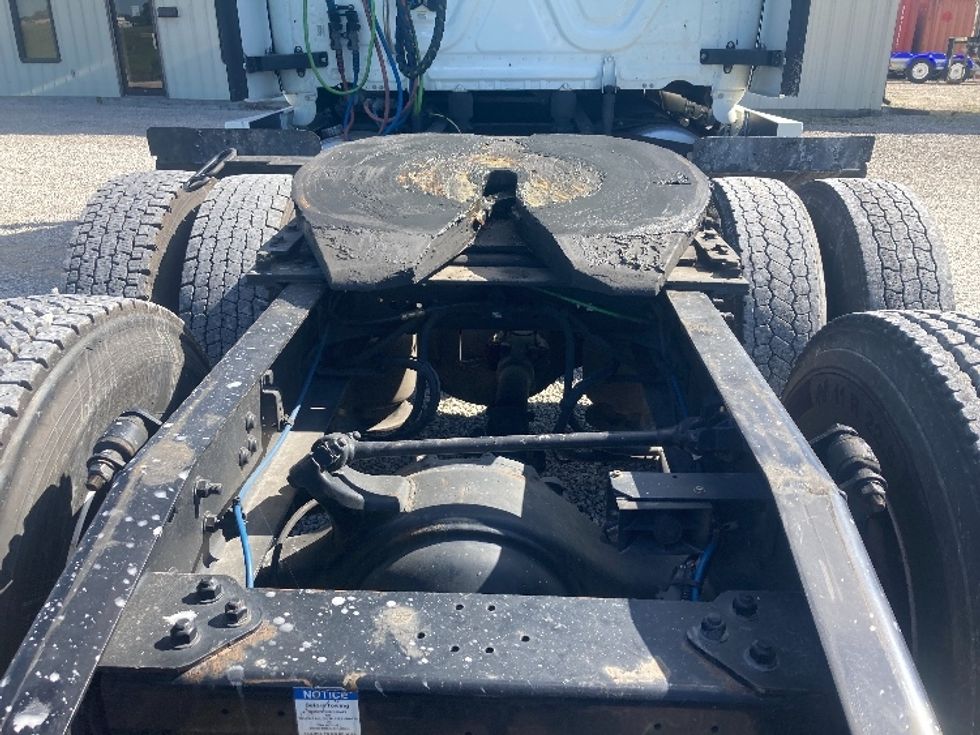 Sleeper Tractor-Heavy Duty Tractors-Freightliner-2021-T12664ST-Somerset-KY-581,975\n\t\tmiles-$ 55,000 - Image 6