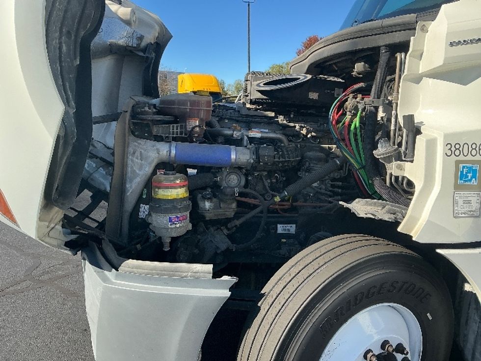 Sleeper Tractor-Heavy Duty Tractors-Freightliner-2021-T12664ST-South Bend-IN-480,952\n\t\tmiles-$ 64,500 - Image 21