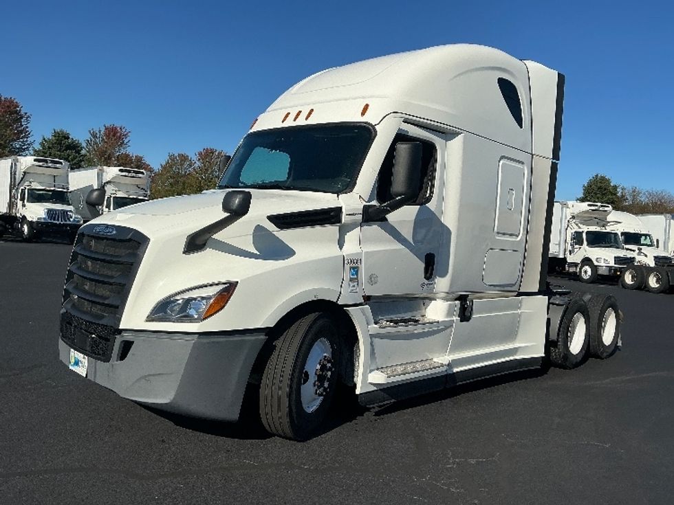 Sleeper Tractor-Heavy Duty Tractors-Freightliner-2021-T12664ST-South Bend-IN-480,952\n\t\tmiles-$ 64,500 - Image 3