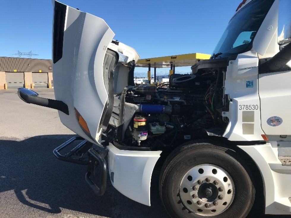 Sleeper Tractor-Heavy Duty Tractors-Freightliner-2021-T12664ST-Ste-Foy-PQ-594,443\n\t\tkm-$ 98,500 - Image 21