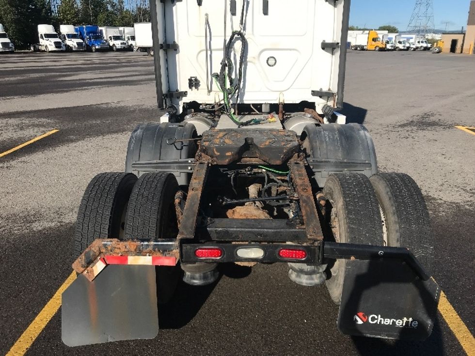 Sleeper Tractor-Heavy Duty Tractors-Freightliner-2021-T12664ST-Ste-Foy-PQ-594,443\n\t\tkm-$ 98,500 - Image 6