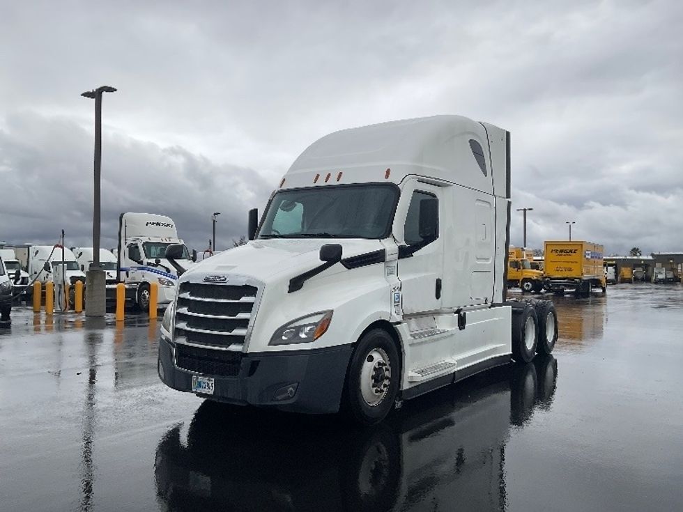 Sleeper Tractor-Heavy Duty Tractors-Freightliner-2021-T12664ST-Stockton-CA-283,222\n\t\tmiles-$ 81,500 - Image 3