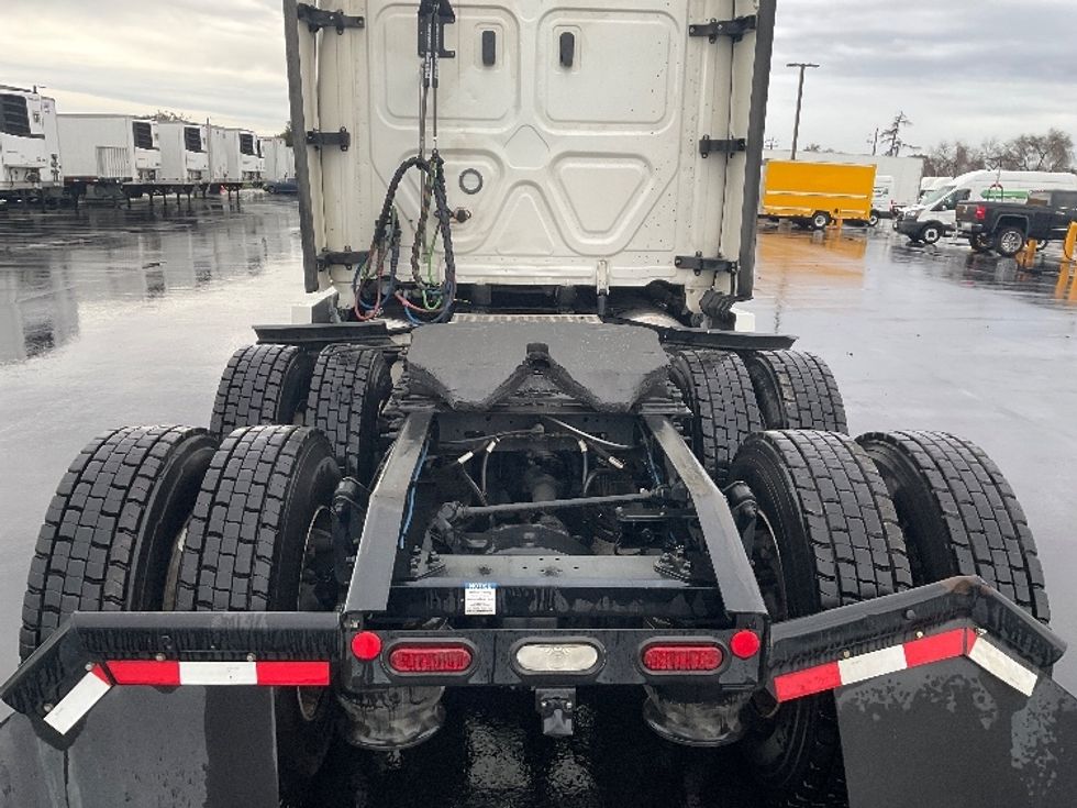 Sleeper Tractor-Heavy Duty Tractors-Freightliner-2021-T12664ST-Stockton-CA-283,222\n\t\tmiles-$ 81,500 - Image 6