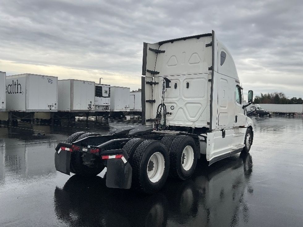 Sleeper Tractor-Heavy Duty Tractors-Freightliner-2021-T12664ST-Stockton-CA-283,222\n\t\tmiles-$ 81,500 - Image 7