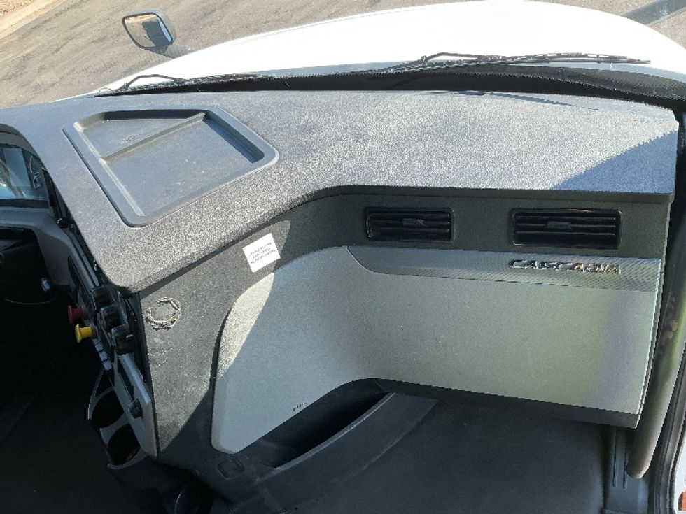 Sleeper Tractor-Heavy Duty Tractors-Freightliner-2021-T12664ST-Stockton-CA-624,171\n\t\tmiles-$ 59,750 - Image 14