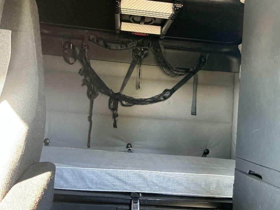 Sleeper Tractor-Heavy Duty Tractors-Freightliner-2021-T12664ST-Stockton-CA-624,171\n\t\tmiles-$ 59,750 - Image 16