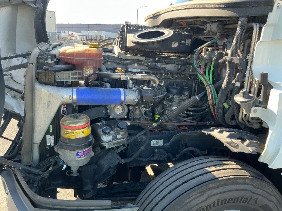 Sleeper Tractor-Heavy Duty Tractors-Freightliner-2021-T12664ST-Stockton-CA-624,171\n\t\tmiles-$ 59,750 - Image 21