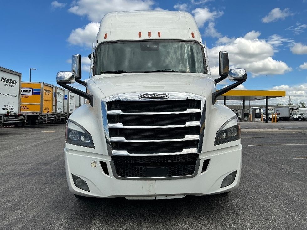 Sleeper Tractor-Heavy Duty Tractors-Freightliner-2021-T12664ST-Stoney Creek-ON-860,126\n\t\tkm-$ 83,250 - Image 2