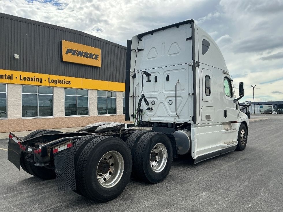 Sleeper Tractor-Heavy Duty Tractors-Freightliner-2021-T12664ST-Stoney Creek-ON-860,126\n\t\tkm-$ 83,250 - Image 7