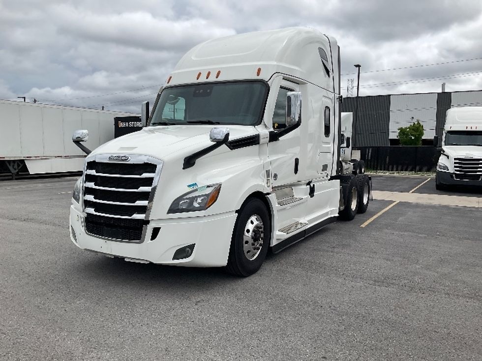 Sleeper Tractor-Heavy Duty Tractors-Freightliner-2021-T12664ST-Stoney Creek-ON-961,244\n\t\tkm-$ 76,500 - Image 3