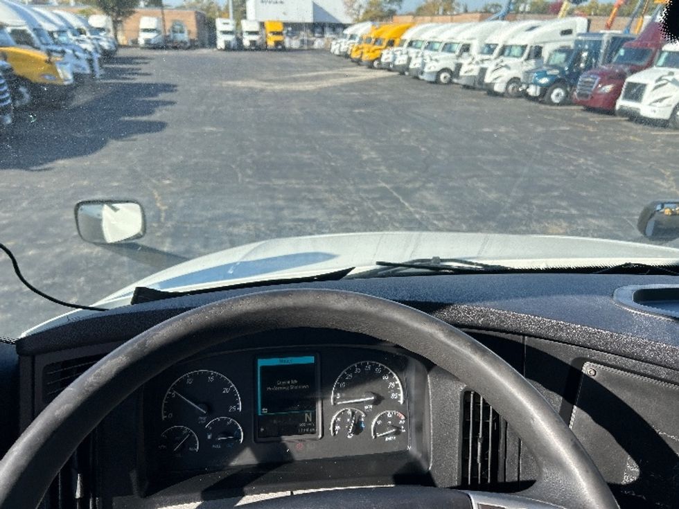 Sleeper Tractor-Heavy Duty Tractors-Freightliner-2021-T12664ST-Sturtevant-WI-500,651\n\t\tmiles-$ 62,000 - Image 11